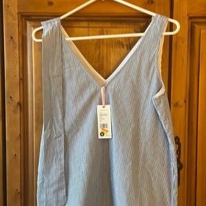 Vineyard Vines. Sandbar stripe bow dress. Color Moonshine. Size XS. Never worn.